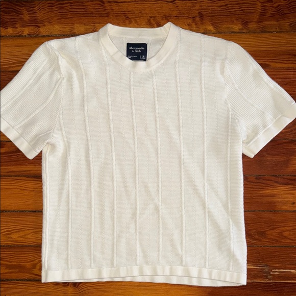 Abercrombie & Fitch Other - Abercrombie sweater tee
